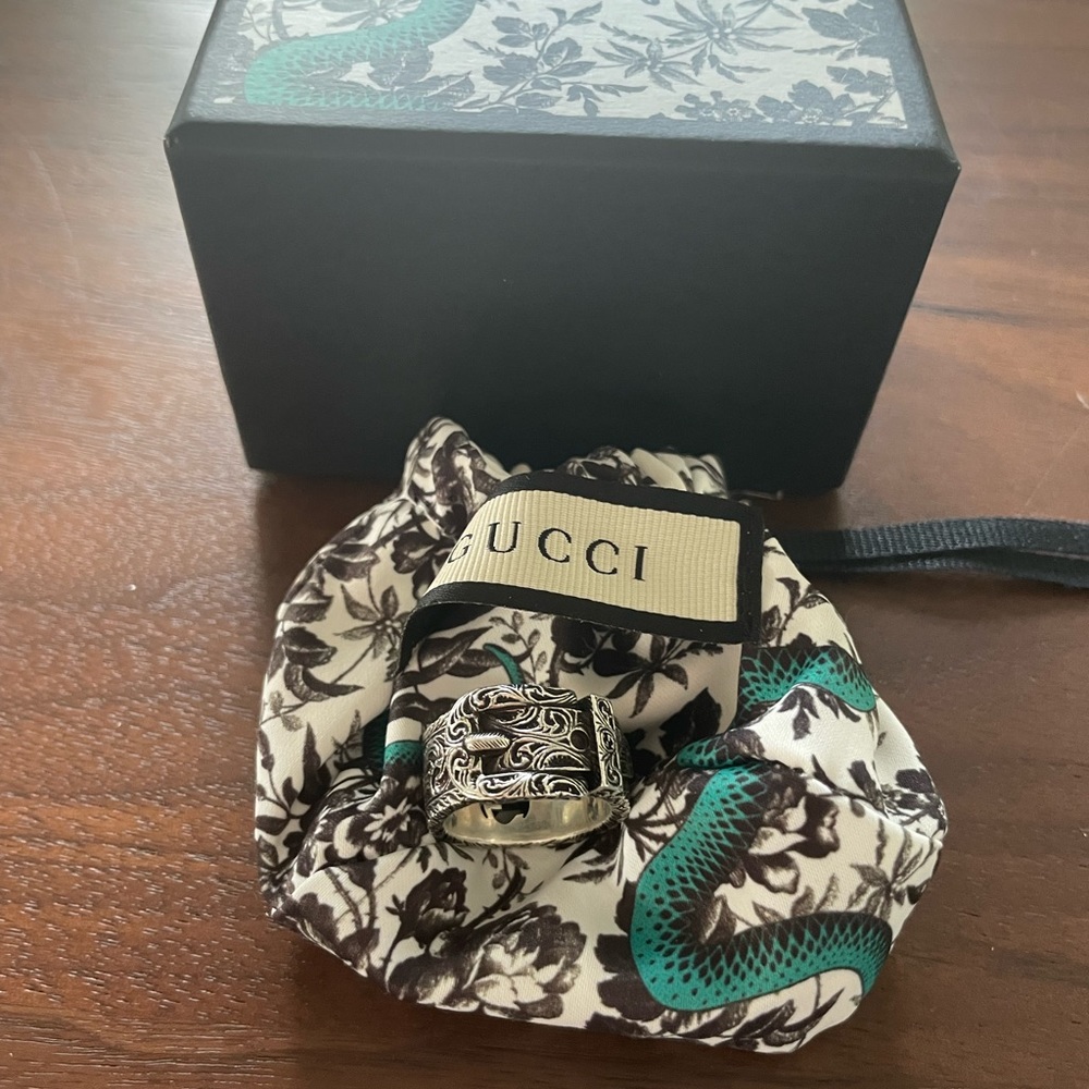 Gucci GG Silver Wide Band buckle Ring